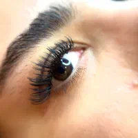 اکستنشن مژه نچرال در تخفیف ویژه