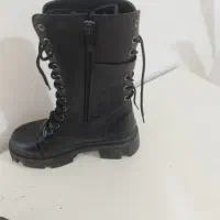 نیم بوت نو|کیف، کفش، کمربند|قره ضیاالدین, |دیوار