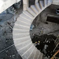 پله پیچ بتنی