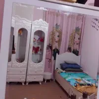 تخت خواب و کمد لباس بچگانه