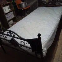 تخت تک نفره و پارتیشن ۴ طبقه