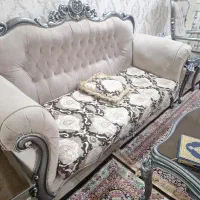 مبلمان ۹ نفره همراه ۶ عدد جلومیزی و عسلی