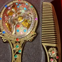 آینه و شانه ی برنجی|کلکسیون اشیاء عتیقه|تهران, فلسطین (میدان انقلاب)|دیوار