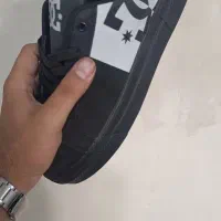 فروش یک جای ۶۰۰ جفت کفش با هم جفتی ۱۹۰