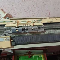 فروش یک دستگاە ماشین بافندگی