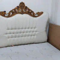 تخت دو نفره به همراه تشک رویال و دو عدد کفی تخت