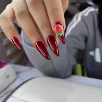 کاشت ناخن  فقط۳۹۰به مناسبت روز دختر