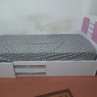 میزو تخت تمیز در حد نو