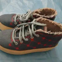 کفش سایز ۳۷