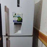 یک عدد یخچال هست برای فروش