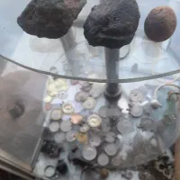 شهاب سنگ ۲عدد ۱ عدد هم سنک نمی شناسم|کلکسیون اشیاء عتیقه|کهریزک, |دیوار