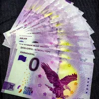 اسکناس های متنوع صفر یورو