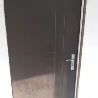 درب ورودی واحد آپارتمان 110  در 205