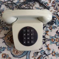 تلفن ثابت قدیمی
