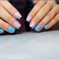 خدمات کاشت ناخن