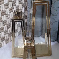 فانوس کنار سالن