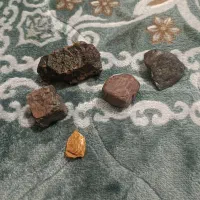 چند عدد شهاب سنگ