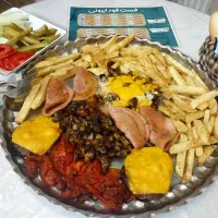واگذاری اغذیه و فست فود درحال کار،