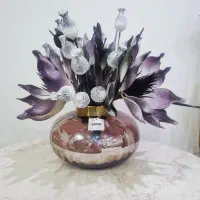 گلدان با گل