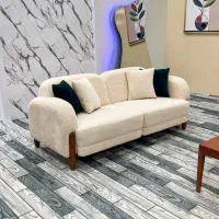 کارگر در مبل سازی روکوب