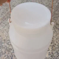 دبه ماست سه کیلویی|ظروف نگهدارنده، پلاستیکی، یک‌بارمصرف|نجف‌آباد, حومه نجف آباد|دیوار