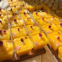 شله زرد و شیر برنج،الویه،سالاد ماکارونی و کیک مرغ