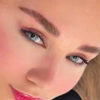 آموزش و خدمات آرایش دائم