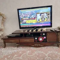تلویزیون، میز، اسپیکر، سی دی فلش خور