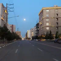 آپارتمان ۲۰۰ متر/تک واحدی/تماما نور افتاب/سه نبش