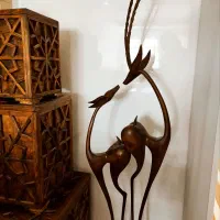 آینه و صندوقچه و غزال