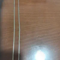 طلای سفید ۱۰۰ بالای تابلو فاکتور دارد