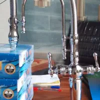 تعویض شیر آلات نو با شیرآلات کهنه|لوازم سرویس بهداشتی|کنگاور, |دیوار