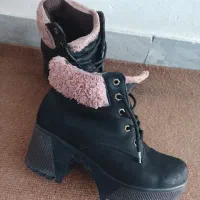 نیم بوت مشکی سایز ۳۸. ۳۹