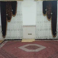 ۴عدد پرده درحدنو ۴تا مخمل قهوه ای چوب پرده ملافه