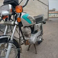 موتور ۱۲۵ بنام