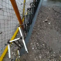 وسایل و پله بالاکن داخل مغازه