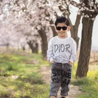 عکاس حرفه ای با کادر خانم