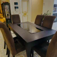 میز نهار خوری و جلو مبل