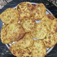 نون روغنی تازه با شیر خالص