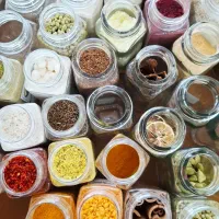 انواع ادویه جات دستساز و خانگی با کیفیت بالا