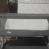 تخت کنار مادر