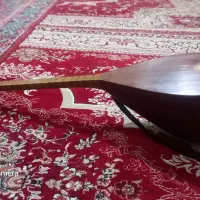 ساز سنتی قدیمی بخاطر بلد نبودن بفروش میرسد