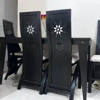 میز نهارخوری ،تی وی ،وسط