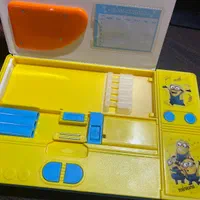 جامدادی مینیون|لوازم التحریر|رشت, گلسار|دیوار