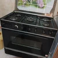 اجاق گاز پنج شعله فر دار سالم و در حد نو