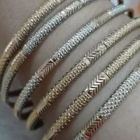 سرویس طلای نما دار نو به همراه ۶ عدد النگو