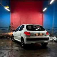 207 اتومات سفید مدل ۹۹ بی رنگ کم کار