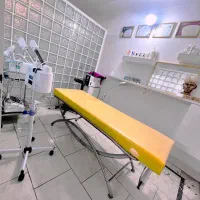 منشی کلینیک زیبایی