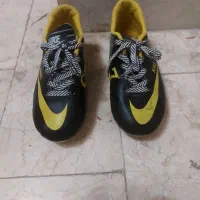 کفش استوک دار فوتبالی