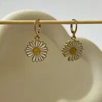 گوشوارهای آویز زیبا|بدلیجات|پرند, فاز ۶|دیوار